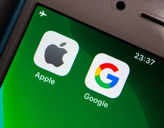 الشراكة بين google وapple